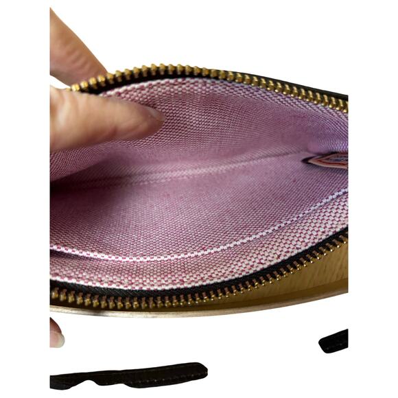 Dooney & Bourke | Pebble Grain Slim Wristlet in Black Leather - Picture 5 of 6